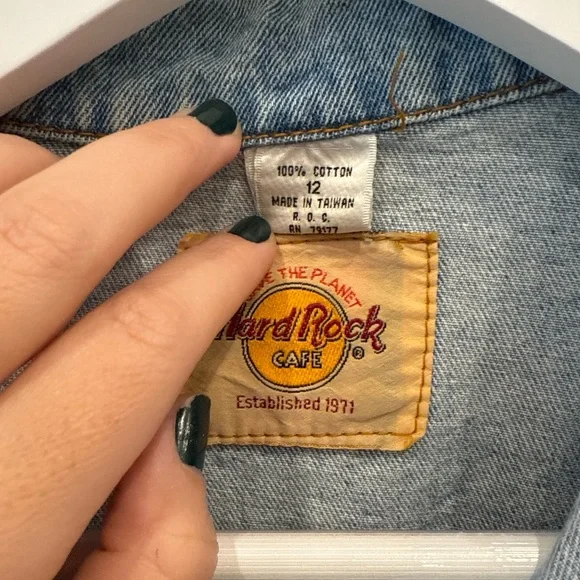 Vintage Hard Rock Cafe Dallas Denim Jacket Size 12 | 90s Embroidered Jean Jacket - Picture 3 of 4